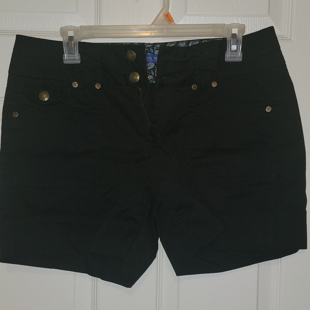Dakota Blue - Black Shorts